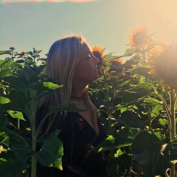 Meet your Posher, Tara - Picture 1 of 1